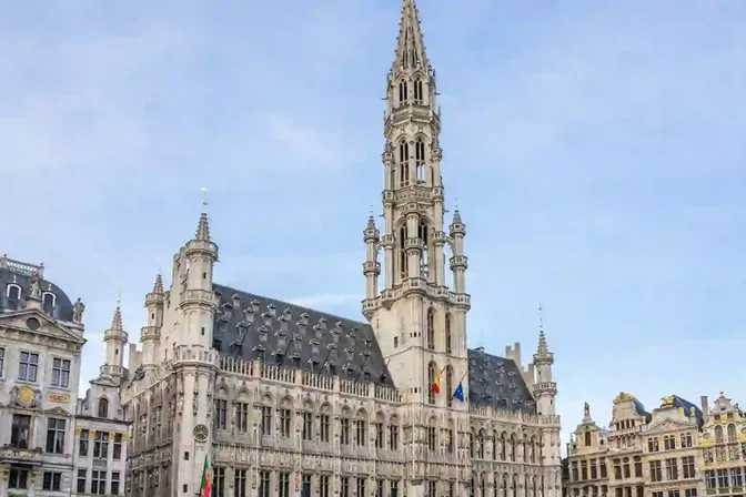 Het gotische stadhuis aan de Grote Markt in Brussel